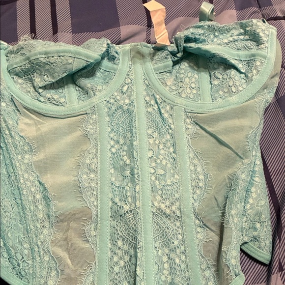 NWT Blue Medium Lace Bustier Top with adjustable straps - Picture 6 of 6